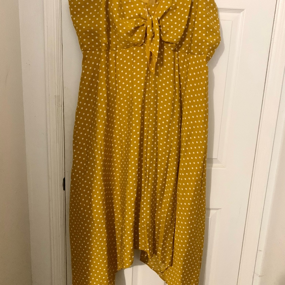 Chic Soul’s “Davi & Dani” Shark bite hemline Polka Dot Dress